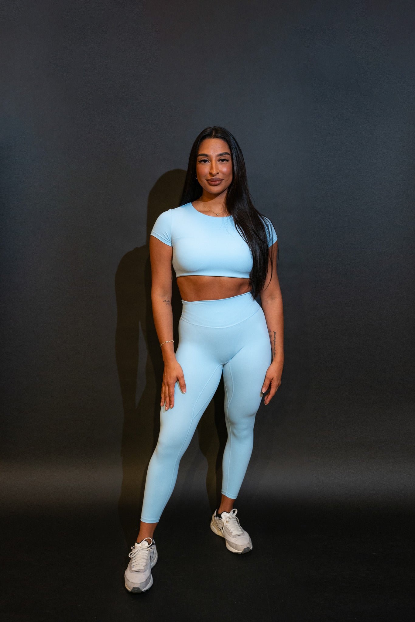 FORM FIT ELEGANCE CROP TEE