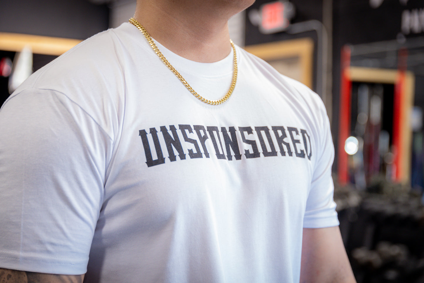 UNSPONSORED TEE